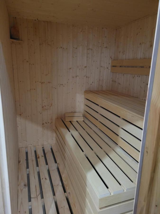 Guesthouse Green Fields Garmen Bagian luar foto