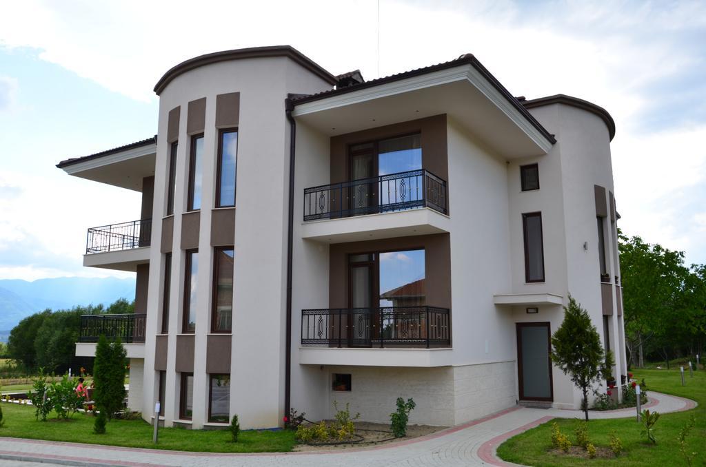 Guesthouse Green Fields Garmen Bagian luar foto