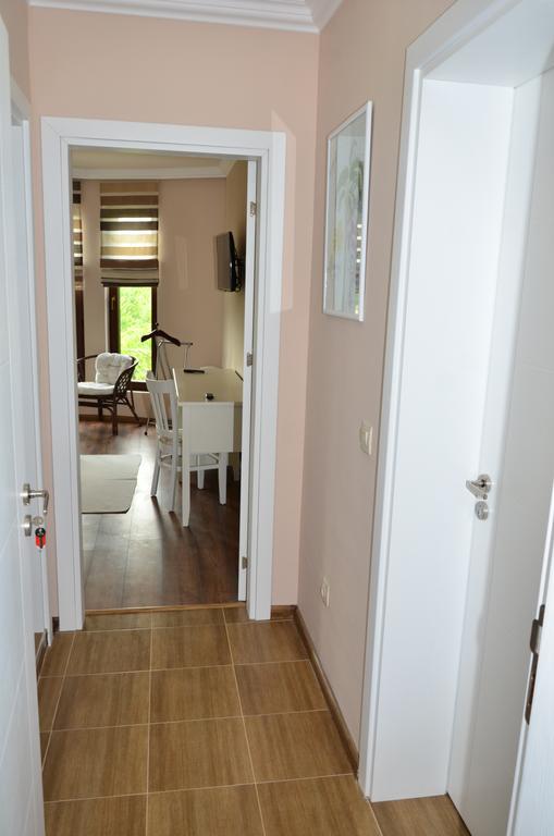 Guesthouse Green Fields Garmen Bagian luar foto