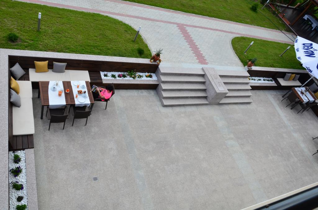 Guesthouse Green Fields Garmen Bagian luar foto