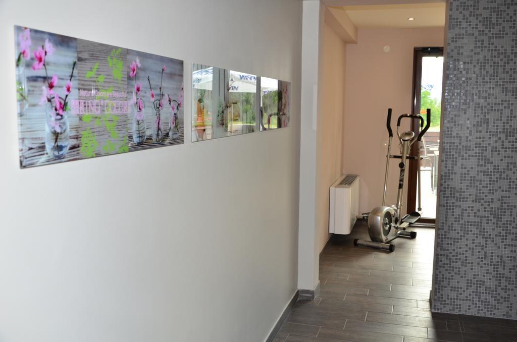 Guesthouse Green Fields Garmen Bagian luar foto