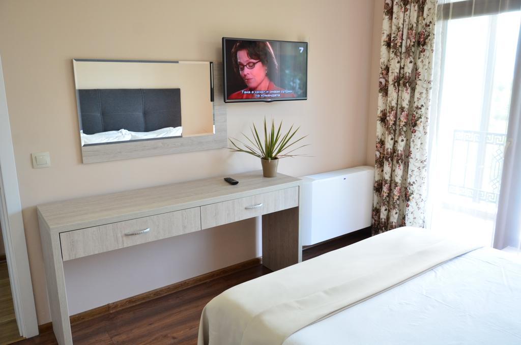 Guesthouse Green Fields Garmen Bagian luar foto