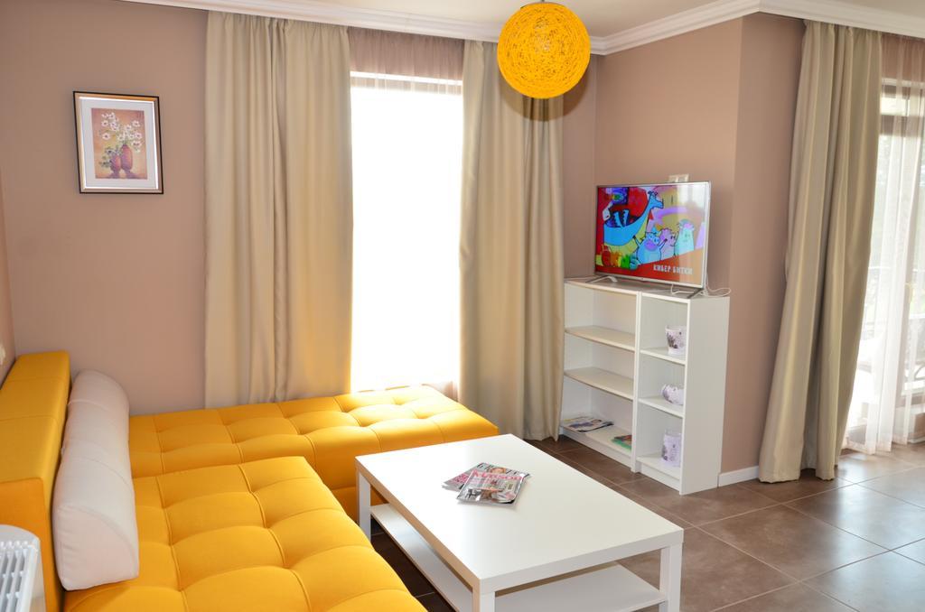 Guesthouse Green Fields Garmen Bagian luar foto