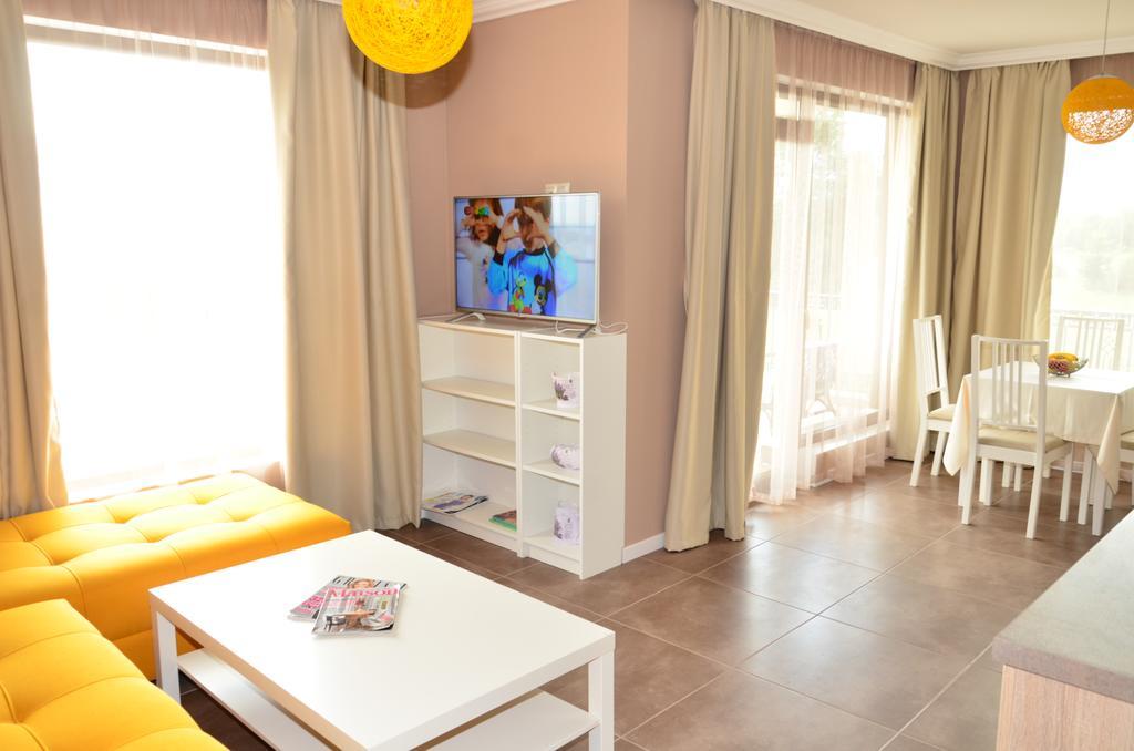 Guesthouse Green Fields Garmen Bagian luar foto